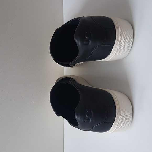 UGG Leather Shoes - Picture 3 of 8